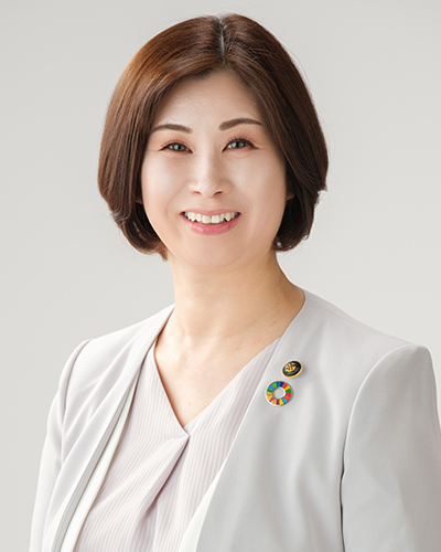 
                                                                 Mayor of Suzuka-shi Noriko Suematsu
                                